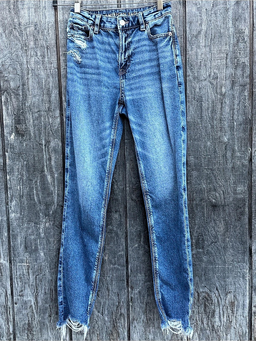 American Eagle Woman’s Mom Jean High Rise STRIGID Denim Tapered/Ankle 240 Long